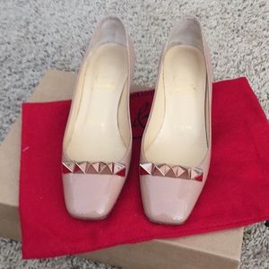 ❌SOLD ❌Christian Louboutin Nude/Rose Gold Shoes